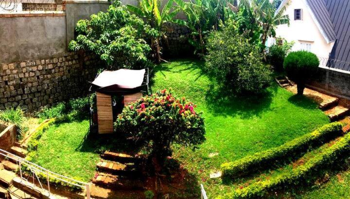 Le Fumoir Guest House Chambre Double Antananarivo Exterior photo